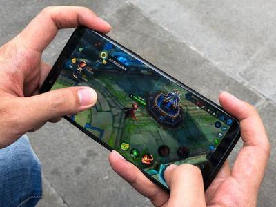 一加5T 學(xué)生黨游戲利器，暢快體驗無與倫比